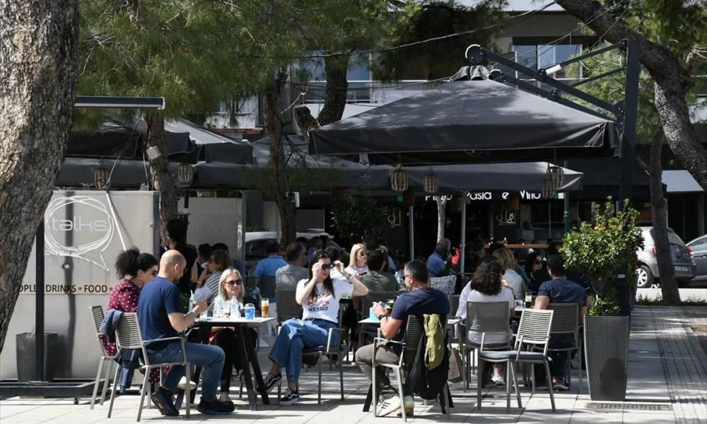 Εστίαση: Την "έκαψαν" τα κορονοπάρτι με τα νέα μέτρα στο «τραπέζι»